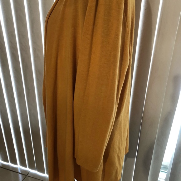 Slinky Brand tank and flowy sweater set. - Picture 2 of 7